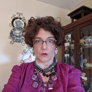 Meet your Posher, Lisa